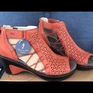 JBU by Jambu Nelly Wedge Sandal
